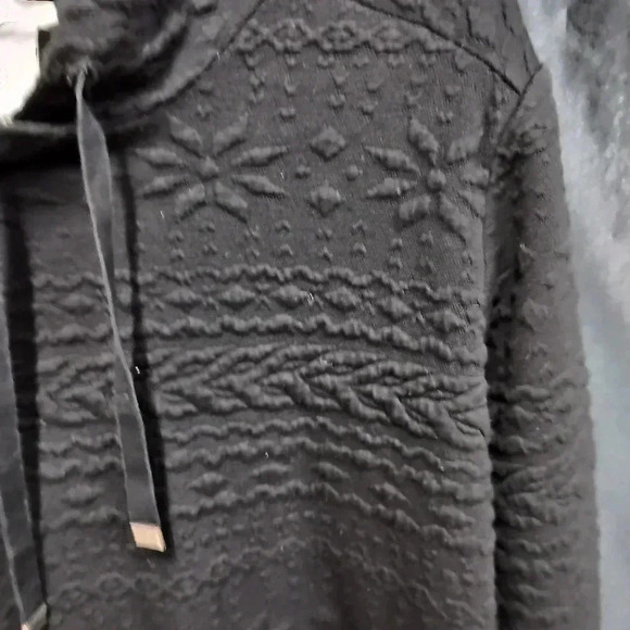 H&M Black Textured Crew Neck Sweater - Picture 3 of 5